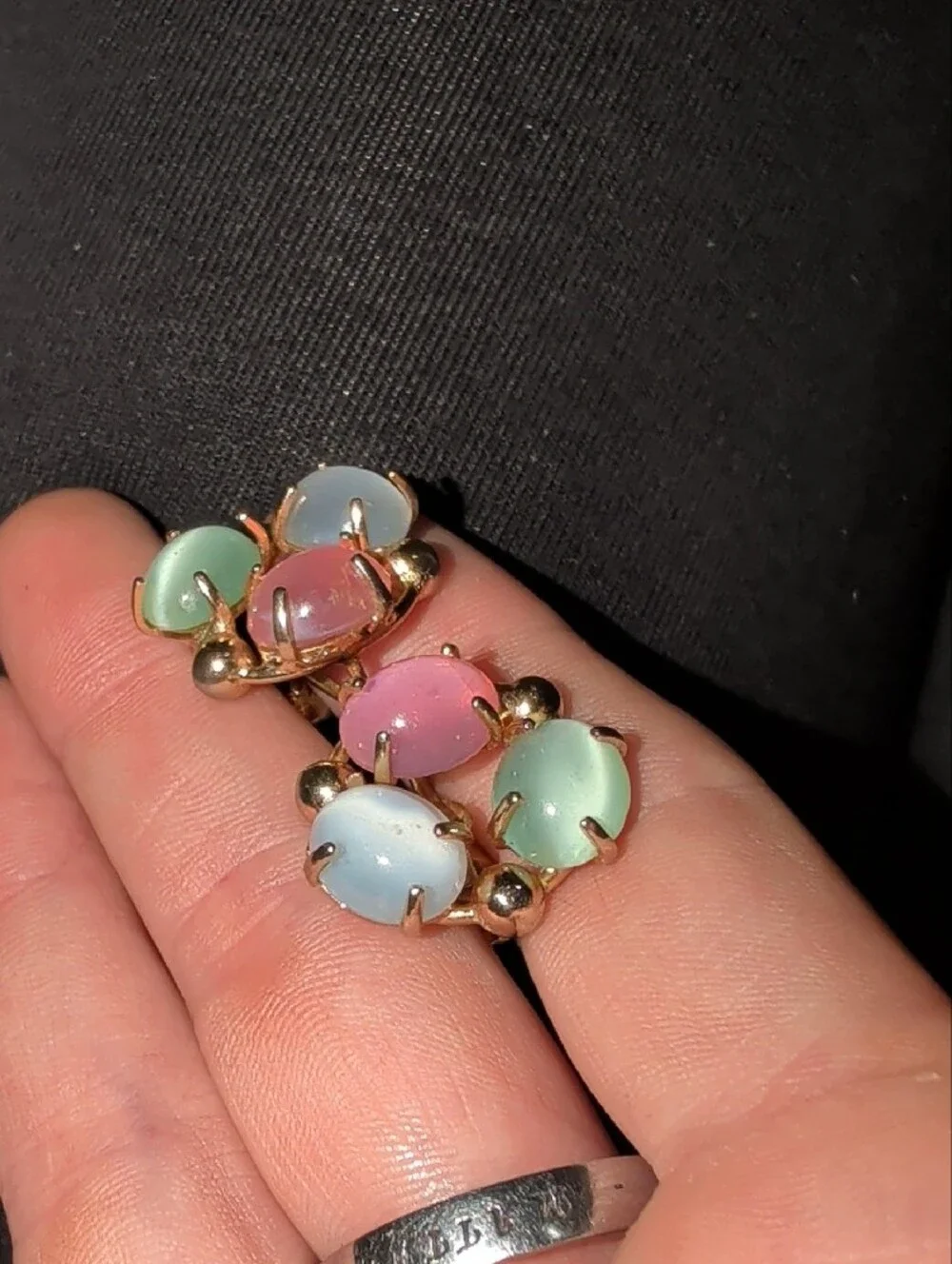 1940s Gold-Tone Pastel Cats Eye Glass Cabochon Cluster Screwback Earrings